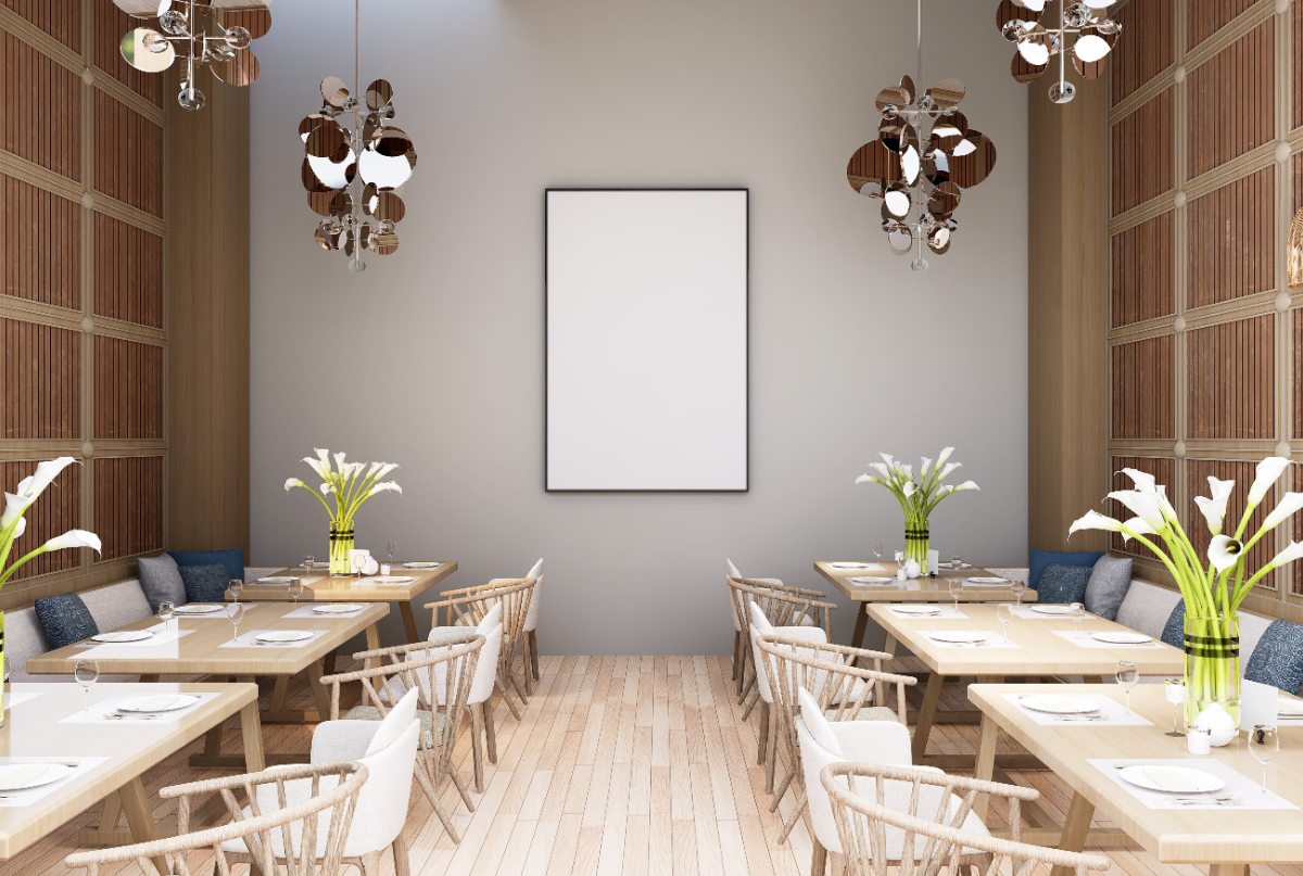 Un restaurant chic avec de bons matériaux pour la table