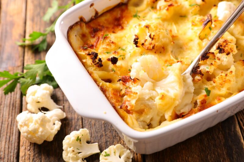 Un plat de gratin de chou fleur bien préparé